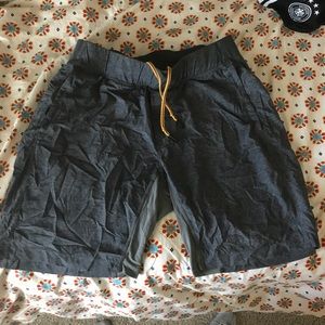 Lulu shorts 9” inseam